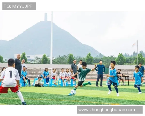 足球巨星炫酷上演特效大秀点燃绿茵激情瞬间